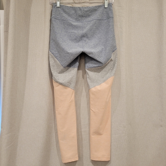 Outdoor Voices 7/8 Tri Color Leggings Size M - Picture 4 of 10